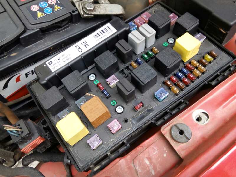 Fuse Box Opel Astra H A04 1 7 Cdti L48 5dk007668 50 B Parts