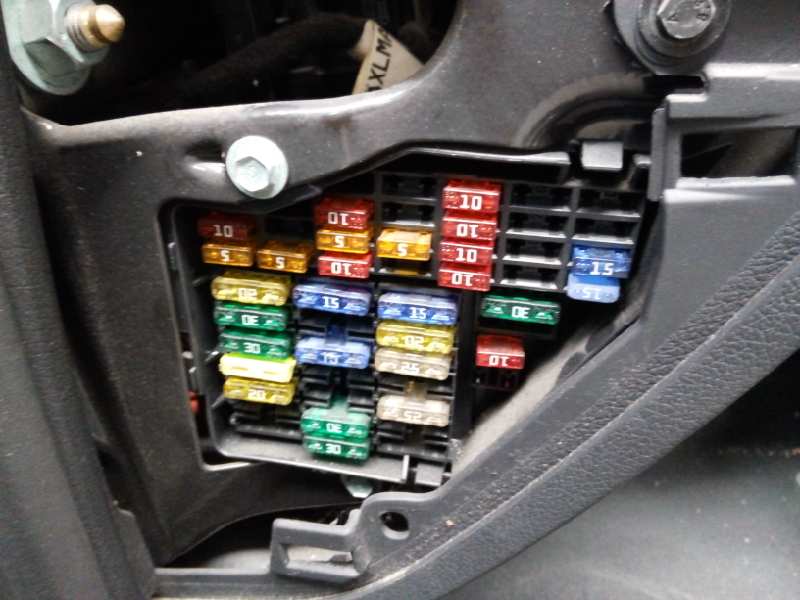 Fuse Box Audi A4 8e2 B6 1 9 Tdi B Parts
