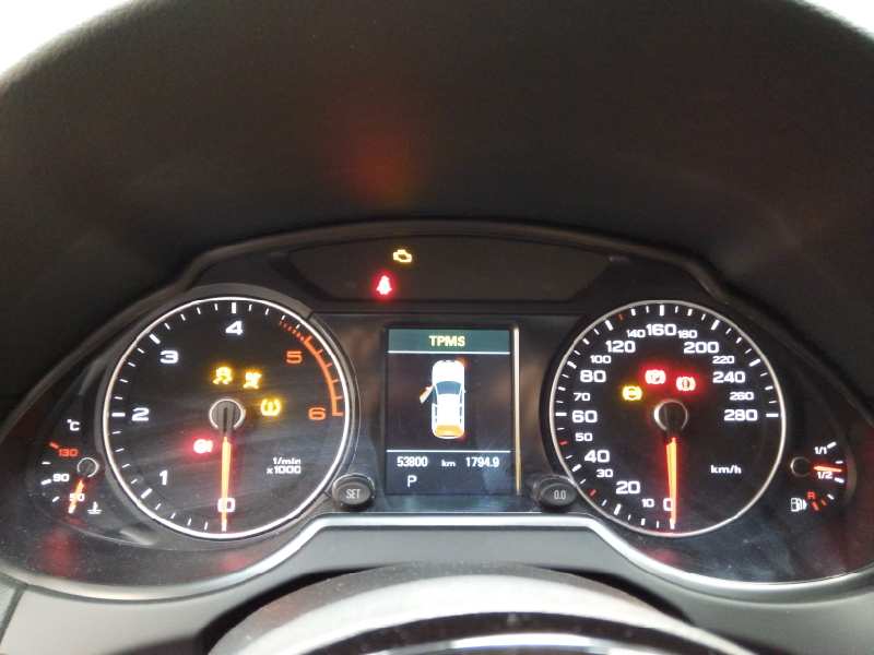 Instrument Cluster Audi Q5 8rb 2 0 Tdi 8r0920932 B Parts