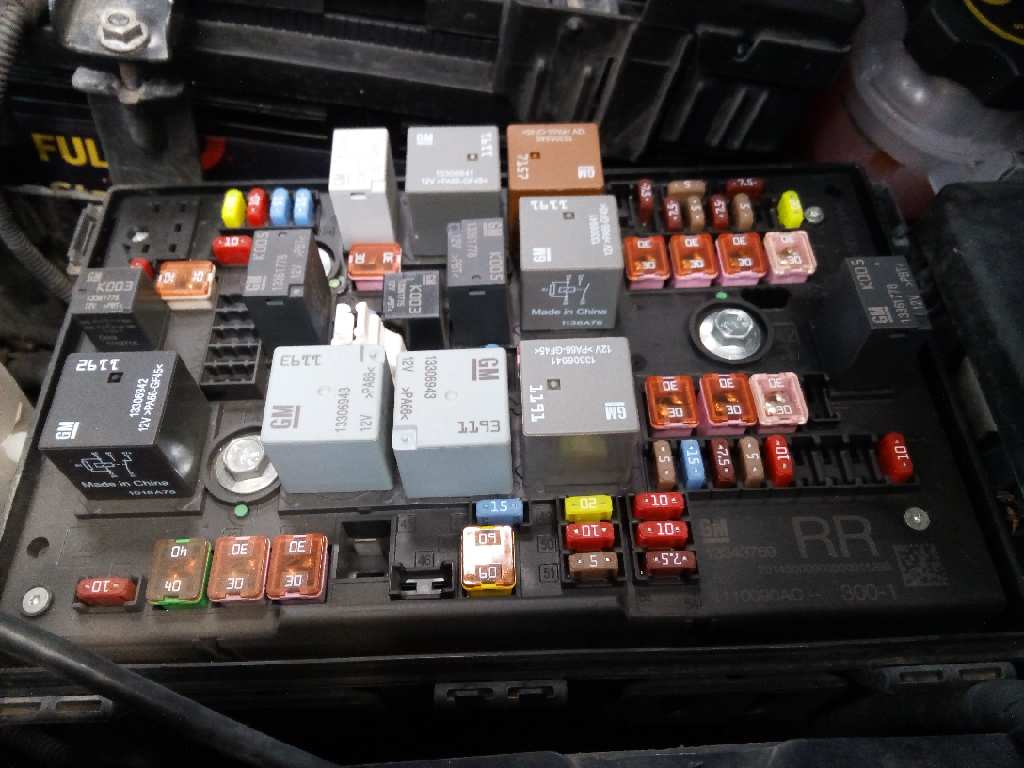 Fuse Box Opel Zafira Tourer C P12 2 0 Cdti 75 13343769