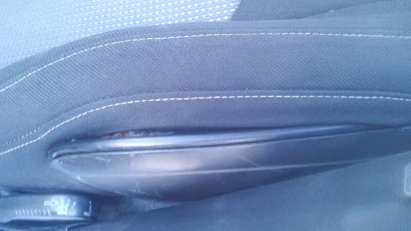 Siège Avant Gauche Conducteur – Peugeot 206 – 5 Portes – Occasion (taches)