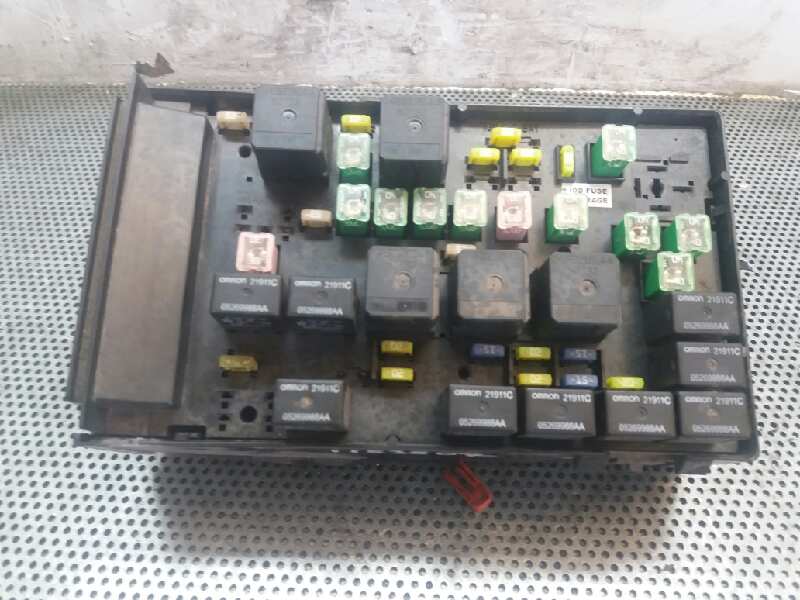 Fuse Box Chrysler Voyager Iv Rg Rs 3 3 Awd P05144505af B Parts