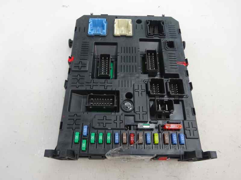 Fuse box PEUGEOT 3008 MPV (0U_) 1.6 HDi 7225425 BParts