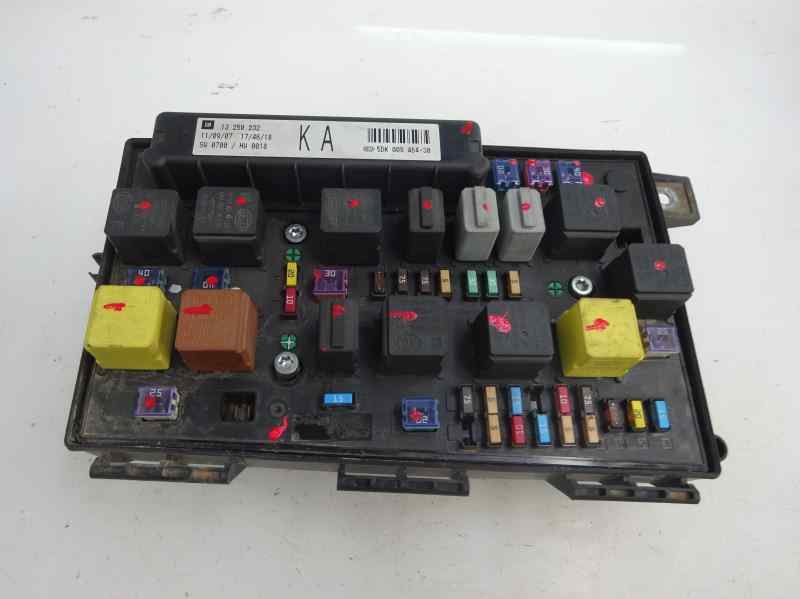Fuse box OPEL ZAFIRA / ZAFIRA FAMILY B (A05) 1.9 CDTI (M75) 9708024 B