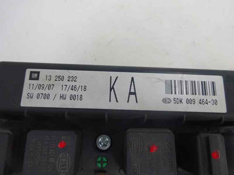 Fuse box OPEL ZAFIRA / ZAFIRA FAMILY B (A05) 1.9 CDTI (M75) 9708024 B