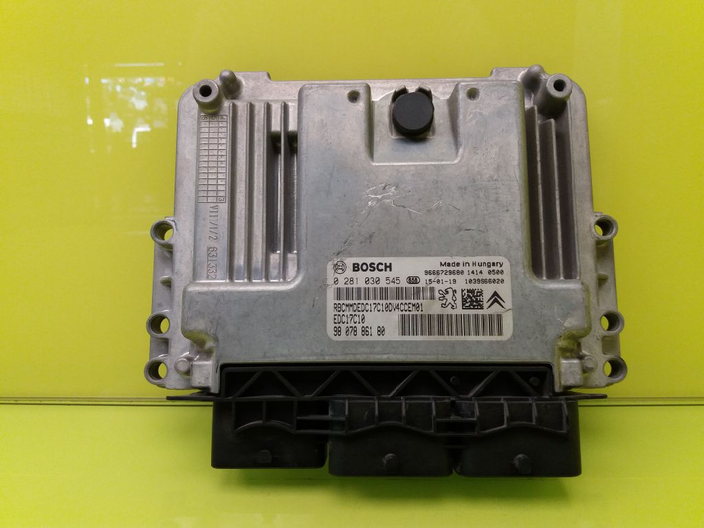 Peugeot 208 Motorsteuergerät ECU 9666729680 Bosch 1.4 HDI