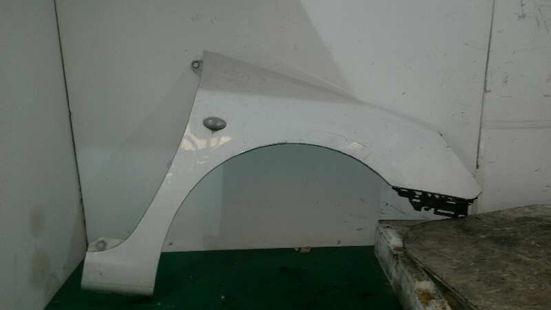 PARAFANGO ANTERIORE DESTRO PER PEUGEOT 7841n7