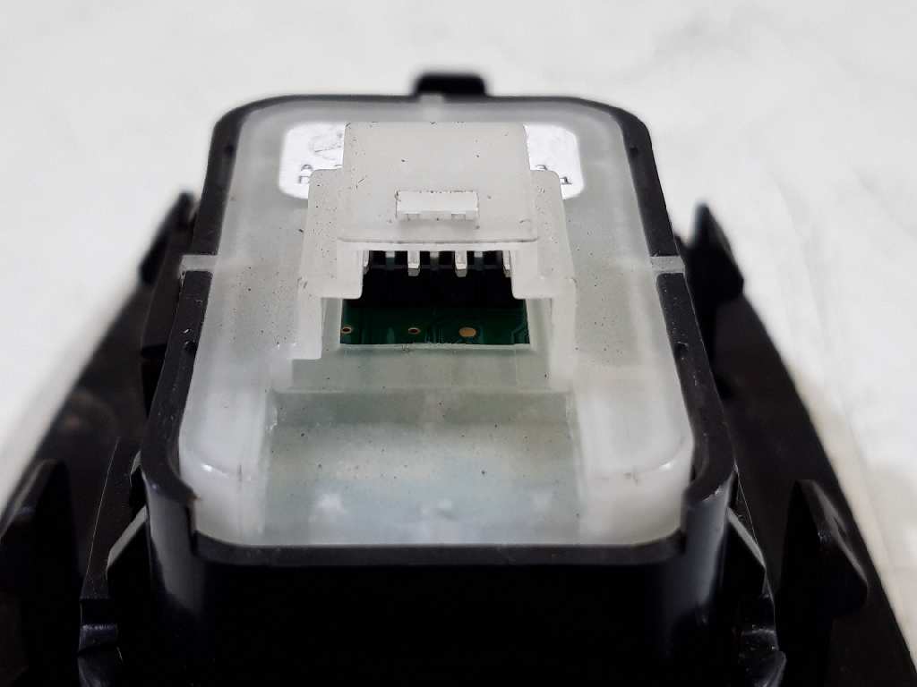 Interrupteur Lève-vitre électrique Mercedes Classe C W205 – Modèle Avant Droit/arrière, Ref. A2059051513