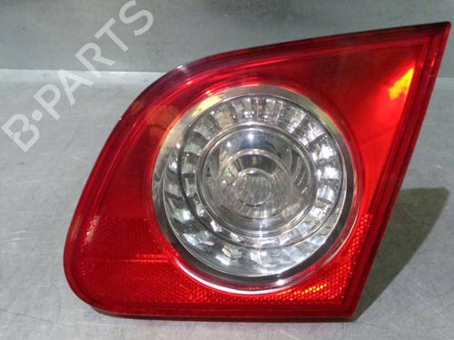 Używane Lampa tylna klapy bagażnika prawa VW PASSAT B6 (3C2) [2005-2011]  142142