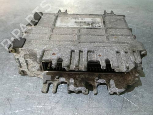 Used Engine control unit (ECU) VW POLO III (6N1) 50 1.0 (50 hp) 40035