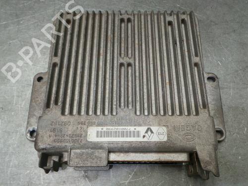 Calculateur moteur (ecu) RENAULT CLIO I (B/C57_, 5/357_) 1.2 (5/357Y, 5/357K) (58 hp) 321379