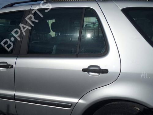 Dør venstre bak MERCEDES-BENZ M-CLASS (W163) ML 320 (163.154) (218 hp) 344778