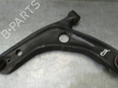 Used Left front suspension arm TOYOTA YARIS (_P9_) 1.4 D-4D (NLP90_, NLP90R) (90 hp) 2725199