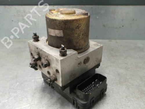 Used ABS pump MAZDA PREMACY (CP) 2.0 TD (101 hp) 882455