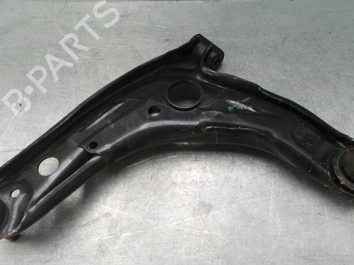 Right front suspension arm TOYOTA YARIS (_P13_) 1.3 (NSP130_, NSP130) | BP238779M13 