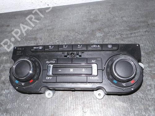 Used Climate control SKODA OCTAVIA II (1Z3) 1.6 TDI (105 hp) 2433351