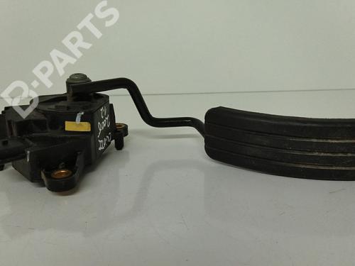Pedal RENAULT CLIO III (BR0/1, CR0/1) 1.2 16V (BR02, BR0J, BR11, CR02, CR0J, CR11) 8200297335A