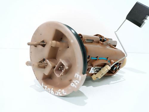 Używane Pompa paliwa BMW 3 (E46) 320 d (136 hp) 15945332