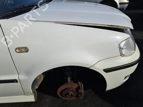 Used Right front fenders VW POLO (6N2) 1.0 (50 hp) 16679234