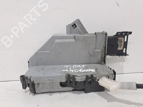 Używane Zamek drzwi tylnych prawych PEUGEOT 3008 I MPV (0U_) 1.6 HDi (109 hp) 19698972