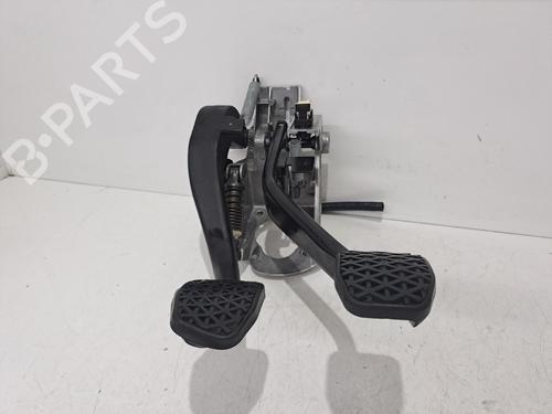 Pédale de frein BMW 1 (F20) 116 d (116 hp) 20293559