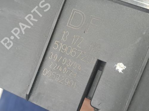 Fuse box OPEL VECTRA C Estate (Z02) 1.9 CDTI (F35) | BP21562359E1 