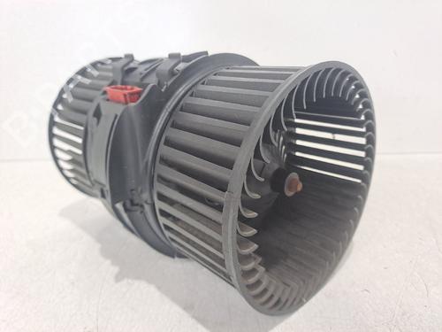 Used Heater blower motor Heater blower motor RENAULT MEGANE III Grandtour (KZ0/1) 1.5 dCi (KZ09, KZ0D, KZ1G, KZ29, KZ14, KZ1W, KZ10, KZ1F,... (110 hp) 25744351 25744351
