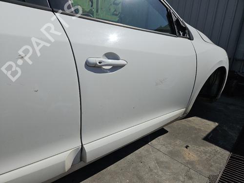 Right front door RENAULT MEGANE III Grandtour (KZ0/1) 1.5 dCi (KZ09, KZ0D, KZ1G, KZ29, KZ14, KZ1W, KZ10, KZ1F,... | BP26176663C3