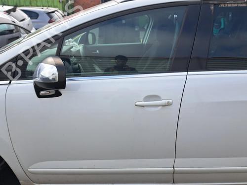 Used Left front door PEUGEOT 5008 (0U_, 0E_) 1.6 HDi (112 hp) 28795209