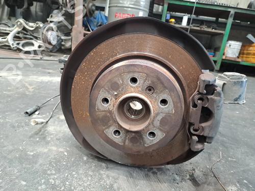 Used Right rear steering knuckle BMW 3 Touring (E91) 320 d (163 hp) 29631087