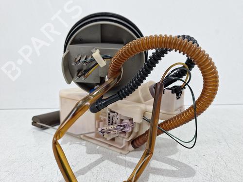 Used Fuel pump NISSAN PRIMERA (P11) 1.6 16V (106 hp) 30903521