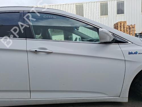 Used Right front door HYUNDAI i40 I CW (VF) 1.7 CRDi (116 hp) 31697060
