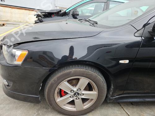 Guarda-lamas esquerdo MITSUBISHI LANCER VIII (CY_A, CZ_A) 2.0 DI-D (CY8A) (140 hp) 32748861
