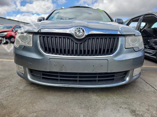 Used Front bumper SKODA SUPERB II Estate (3T5) 1.9 TDI (105 hp) 32990350