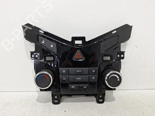 climate-control-chevrolet-cruze-station-wagon-j308-2012-33001770 main image