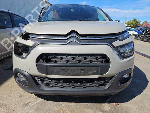 Used Front bumper Front bumper CITROËN C3 III (SX) 1.2 PureTech 82 (83 hp) 33819170 33819170
