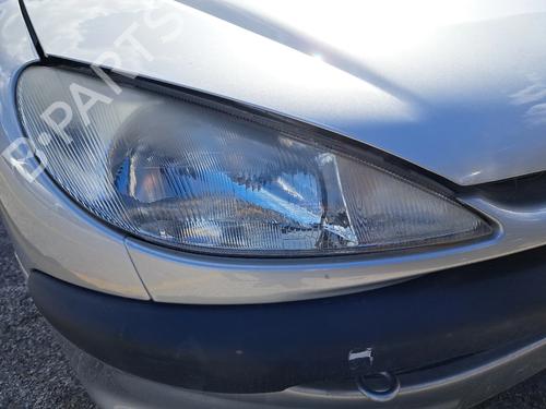 Used Right headlight Right headlight PEUGEOT 206 SW (2E/K) 1.4 HDi (68 hp) 33828007 33828007
