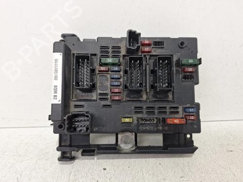 Used Fuse box Fuse box 34056324 34056324