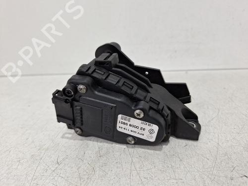 pedal-renault-clio-ii-hatchback-van-sb012_-1998-34555207 main image