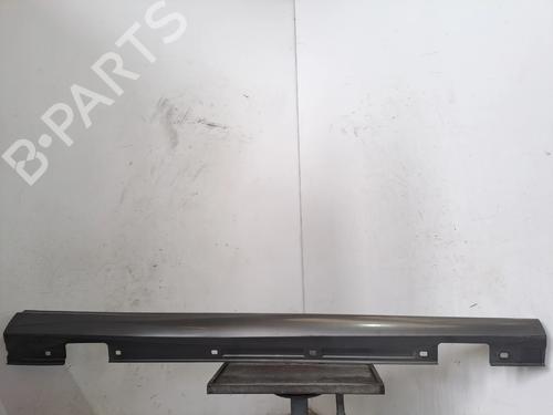 Used Right sideskirt Right sideskirt 34582259 34582259