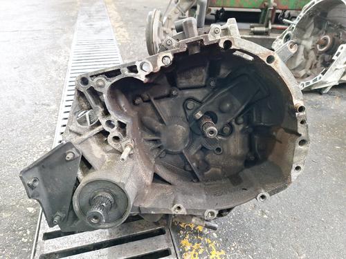 gearbox-renault-clio-ii-hatchback-van-sb012_-1998-34603780 main image