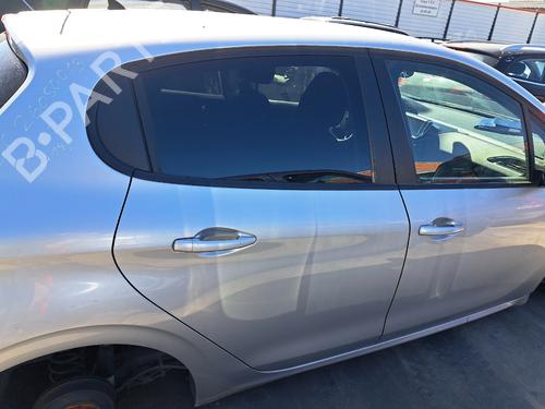 Dør højre bagtil Dør højre bagtil PEUGEOT 208 I (CA_, CC_) 1.2 VTI 82 (82 hp) 36356526 36356526