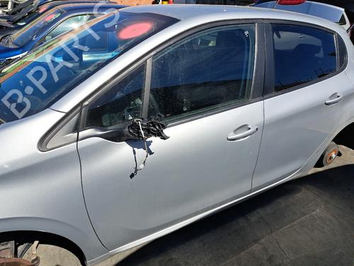 left-front-door-peugeot-208-i-ca_-cc_-2012-2013-2014-2015-2016-2017-2018-2019-2020-2021-36356524 main image