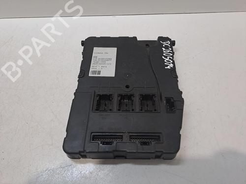 fuse-box-renault-megane-ii-estate-km01_-2003-2004-2005-2006-2007-2008-2009-2010-2011-2012-36768259 main image