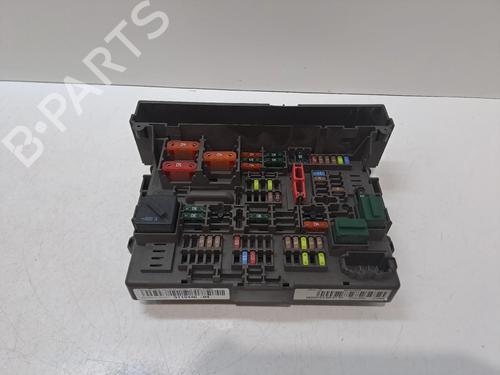 Used Fuse box Fuse box 36768262 36768262
