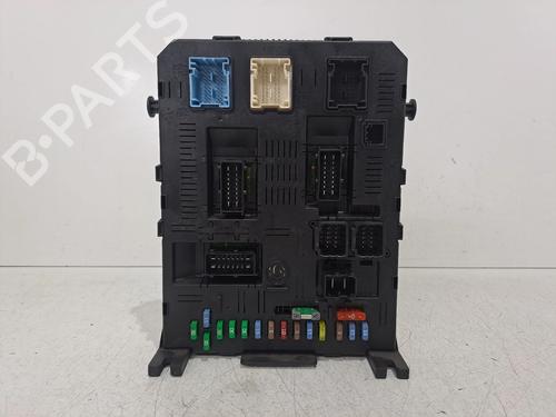 Used Fuse box Fuse box 38340025 38340025