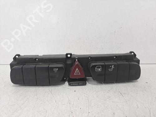 switch-mercedes-benz-c-class-w203-2000-2001-2002-2003-2004-2005-2006-2007-39683567 main image