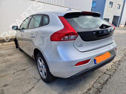 Left front door VOLVO V40 Hatchback (525) D2 | BP31255474C2 