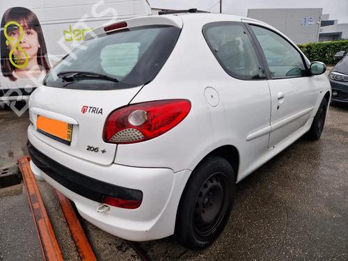 Left headlight PEUGEOT 206+ (2L_, 2M_) 1.4 HDi eco 70 | BP31722680C28 