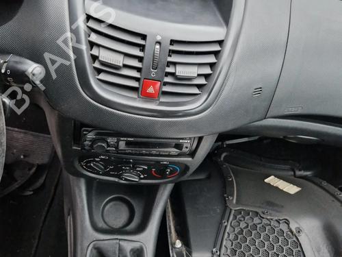 Left headlight PEUGEOT 206+ (2L_, 2M_) 1.4 HDi eco 70 | BP31722680C28 